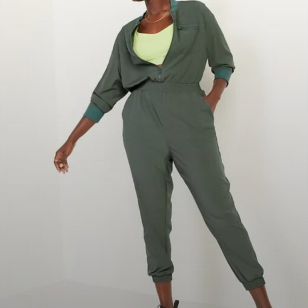 Old Navy StretchTech Cropped Zip Bomber Jumpsuit XS